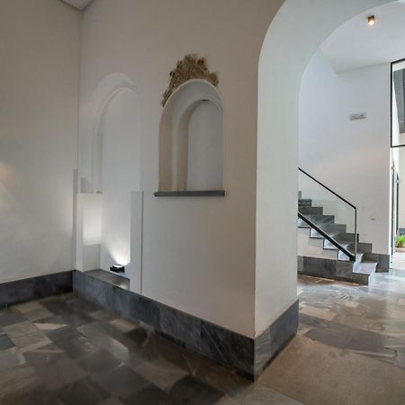 סביליה Ry Aparcamiento Incluido Junto A Catedral Ideal Parejas מראה חיצוני תמונה