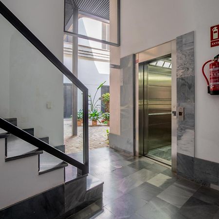 סביליה Ry Aparcamiento Incluido Junto A Catedral Ideal Parejas מראה חיצוני תמונה