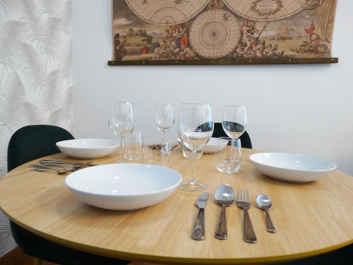 סביליה Ry Aparcamiento Incluido Junto A Catedral Ideal Parejas מראה חיצוני תמונה