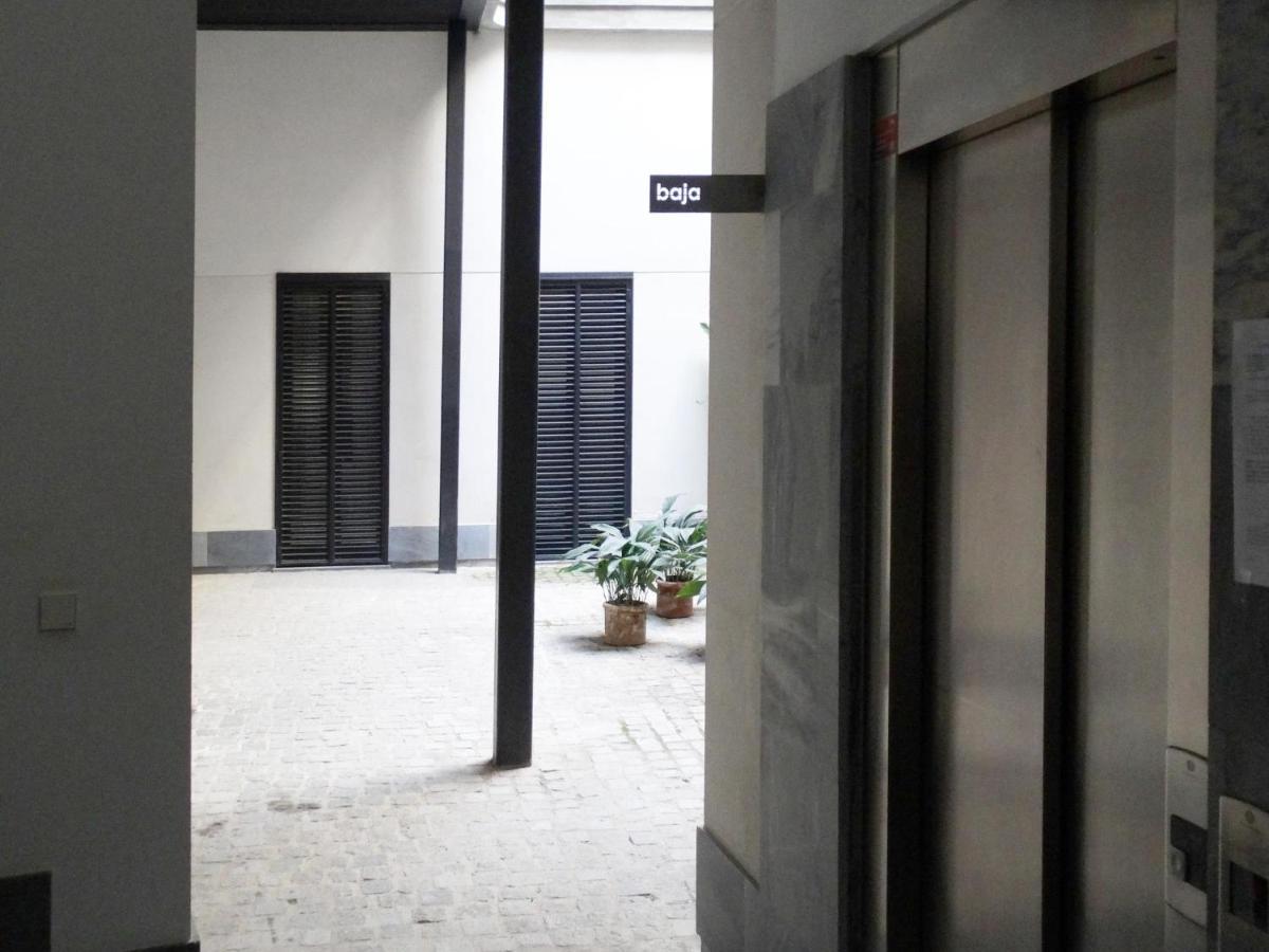 סביליה Ry Aparcamiento Incluido Junto A Catedral Ideal Parejas מראה חיצוני תמונה