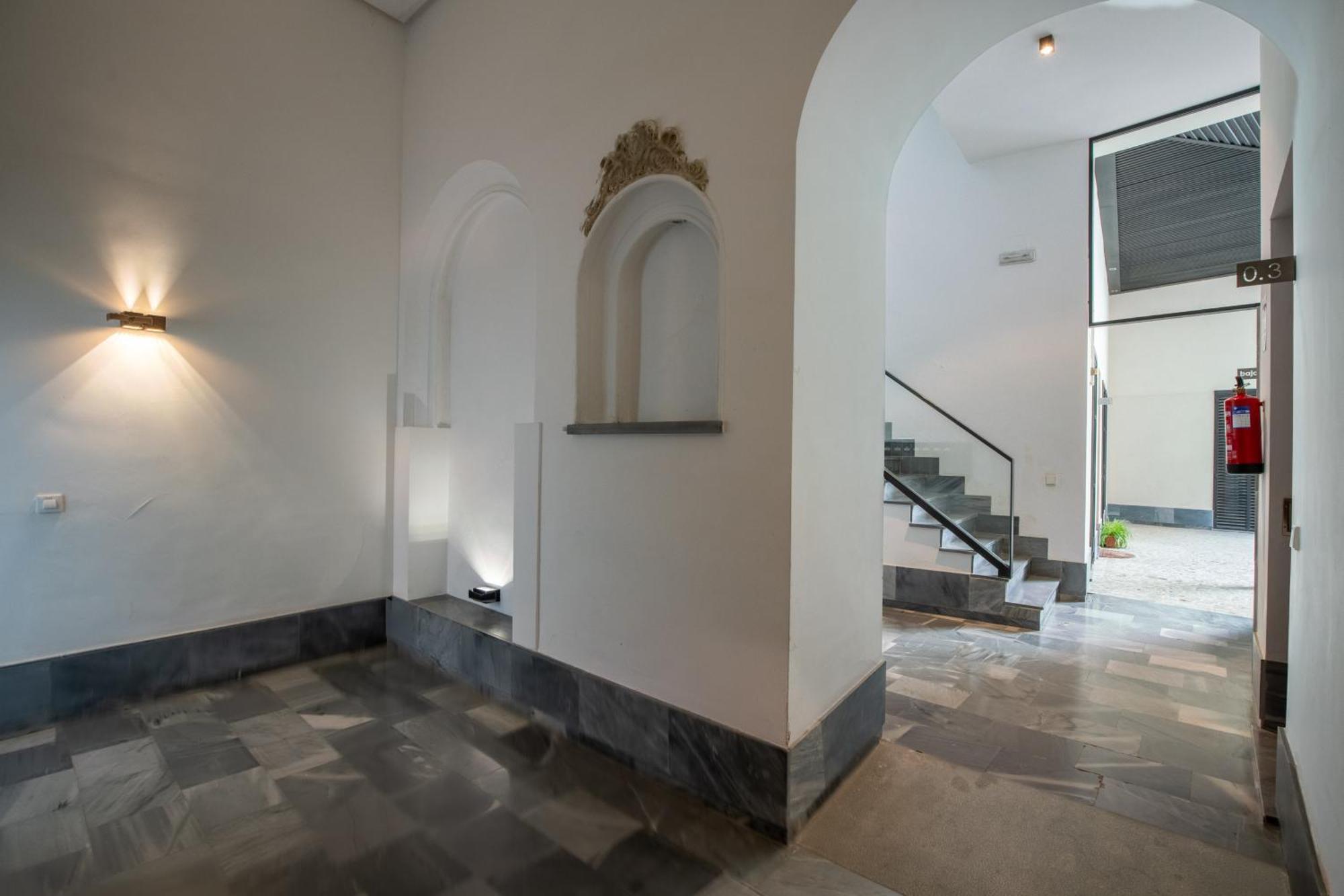 סביליה Ry Aparcamiento Incluido Junto A Catedral Ideal Parejas מראה חיצוני תמונה