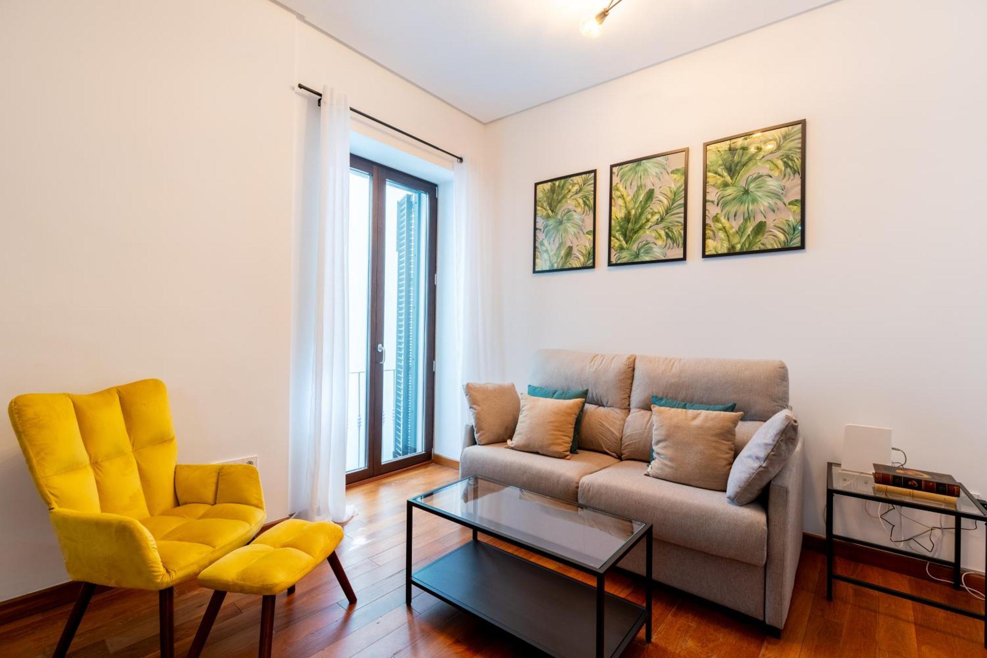 סביליה Ry Aparcamiento Incluido Junto A Catedral Ideal Parejas מראה חיצוני תמונה